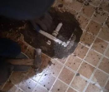 永济卫生间漏水维修公司为您分享下卫生间渗水如何处理及注意事项